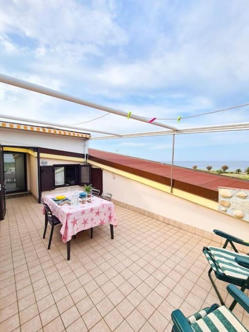 Lovely Flat With See View ロゼート・デッリ・アブルッツィ エクステリア 写真
